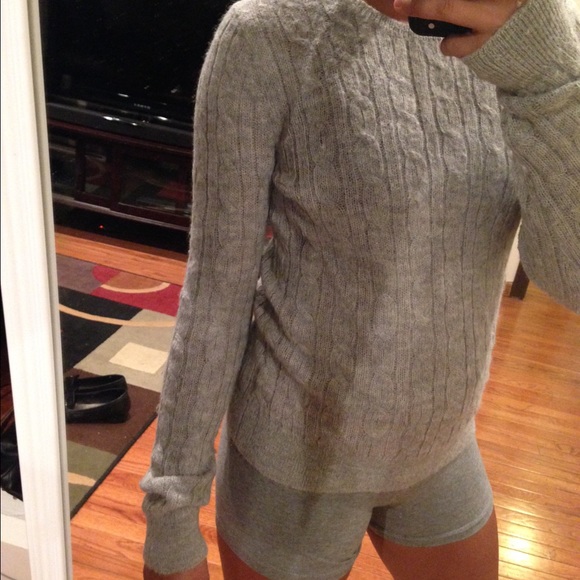 Thin sweater
