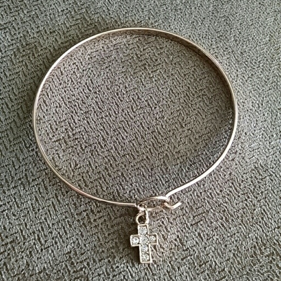Cross charm bracelet