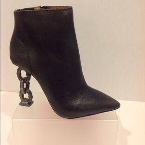 Meet your Posher, Tanya