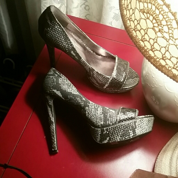 Jessica Simpson Shoes - 🌹💞🌹GORGEOUS JESSICA SIMPSON PEEP TOE HEELS🌹💞
