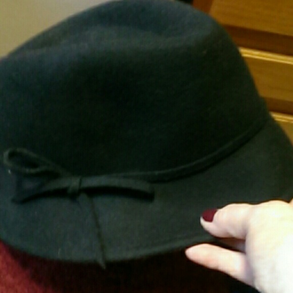 Hat and scarf - Picture 2 of 4