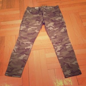 GAP Skinny Camo Print Jeans