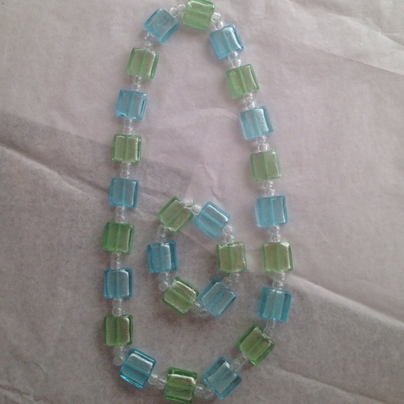 Fashion Stretch Necklace and Bracelet Set