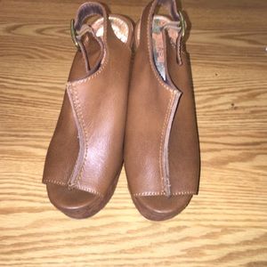 brown wedges