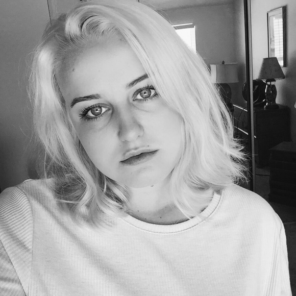 Meet your Posher, Livi