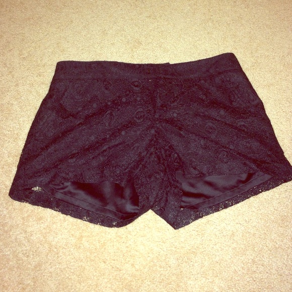 Black Lace Guess Shorts Size 26
