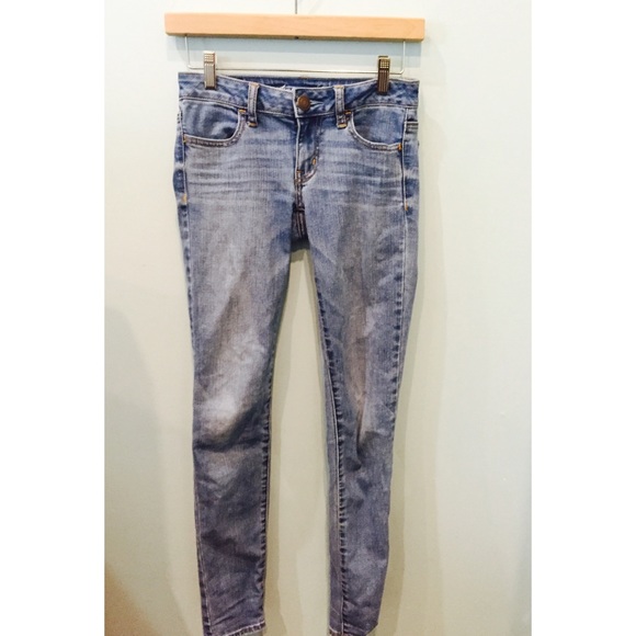 American eagle light wash jeans