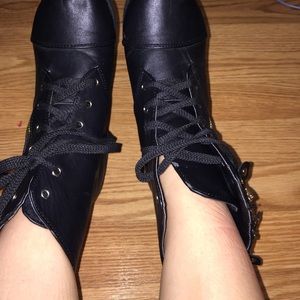 heeled mid ankle boots