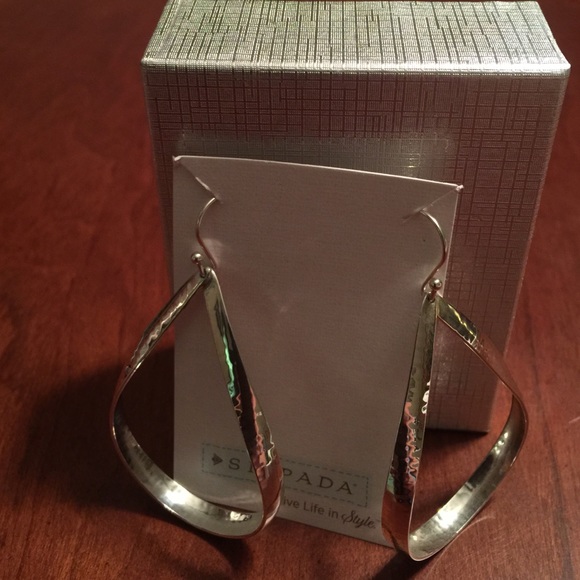 ⚡️PRICE REDUCED⚡️Silpada Oval Hoop earrings