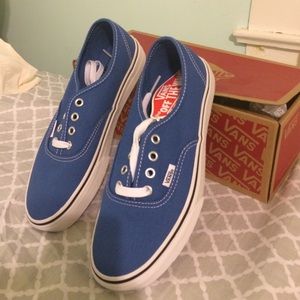 "Off the wall" Authentic Vans