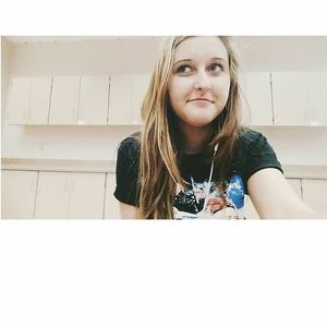 Meet your Posher, Chloe