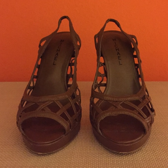 🌺sold🌺Brown heels , upper leather - Picture 2 of 4