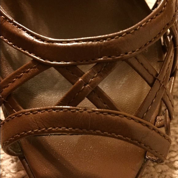 🌺sold🌺Brown heels , upper leather - Picture 4 of 4