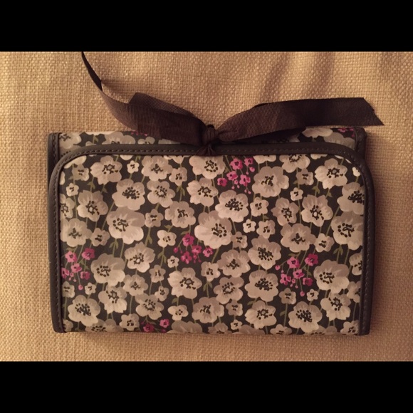 Thirty one fold and go organizer