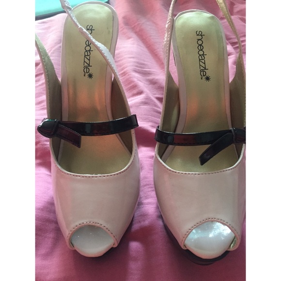 Shoe dazzle Camille High Heels - Picture 2 of 3