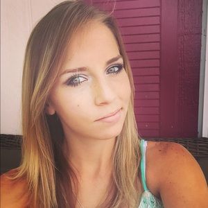 Meet your Posher, Virginia