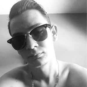 Meet your Posher, Leo