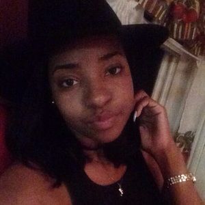 Meet your Posher, Jakeila