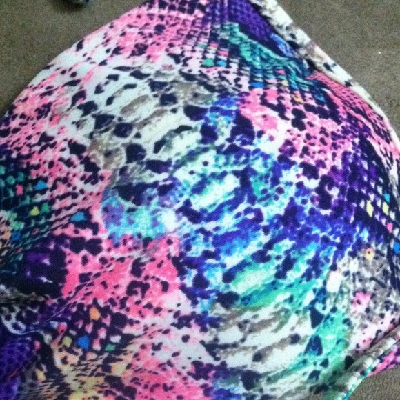 Bikini - Picture 2 of 3