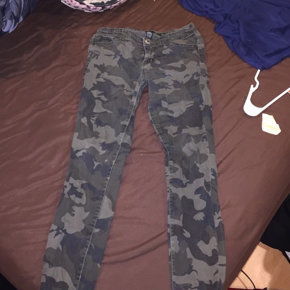 camo skinny jeans
