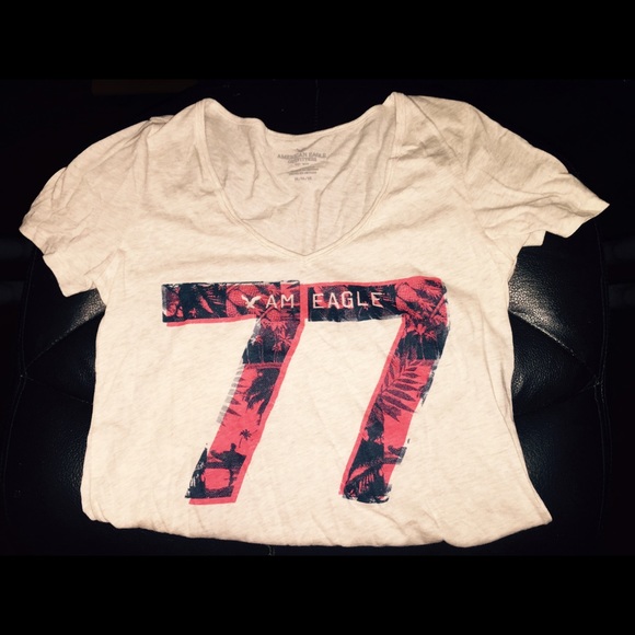 AE V-neck