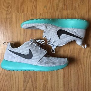Nike Roshe Run "Calypso" sz 10 Men