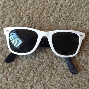 White unisex Ray-Ban Wayfarers