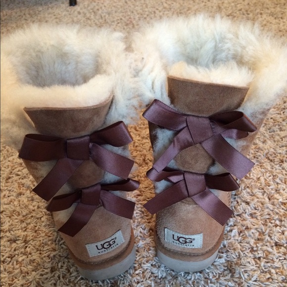 Ugg boots with bow