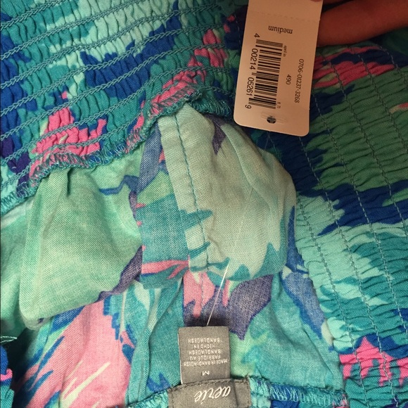 Shorts - Picture 2 of 3