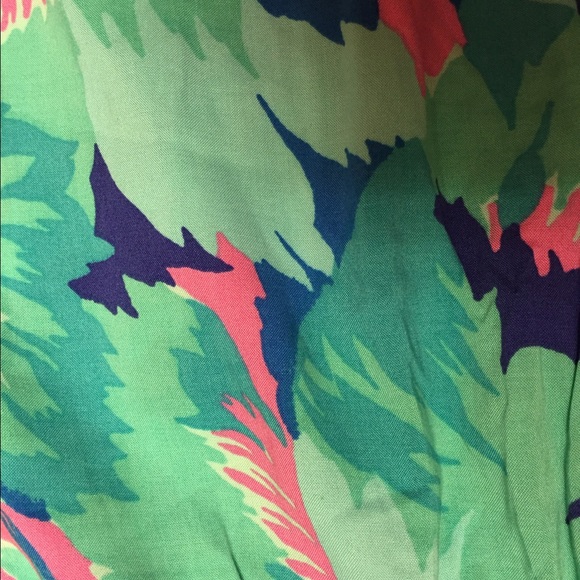 Shorts - Picture 3 of 3