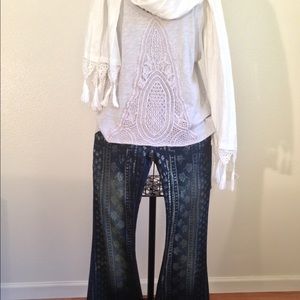Free People bell bottom jeans. Size 25. NWOT