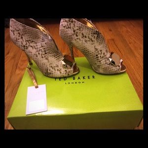 TED BAKER Leather Gold Stone Trim PeepToe Heels