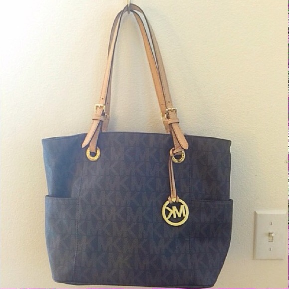 Michael Kors jet set signature tote