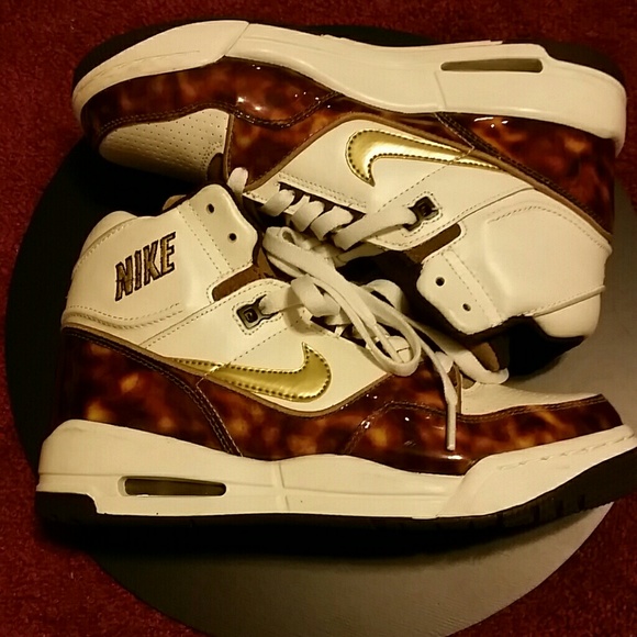 Nike High Tops Air Assault