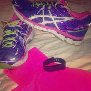 🎉SALE🎉  2Sz 8 ASICS 🏃🏼