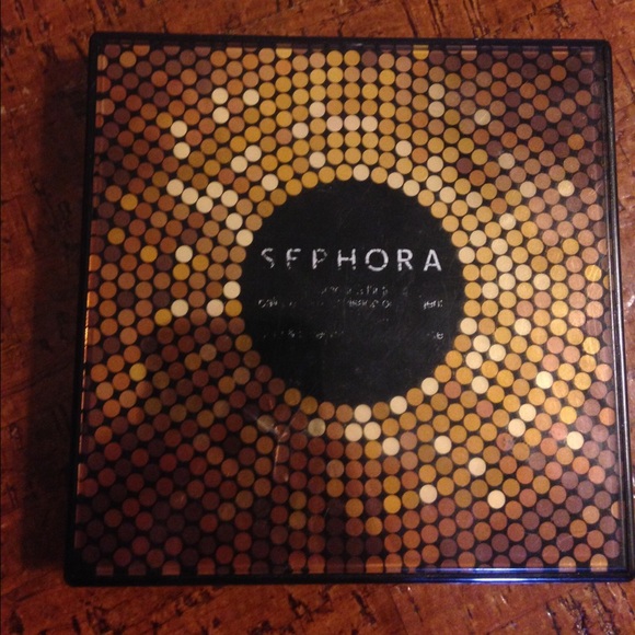 Sephora Basic pallet! Just outside label is worn!