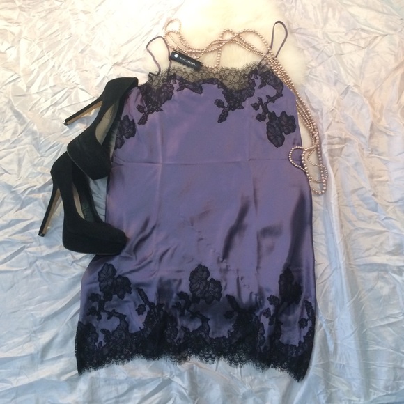 ‼️SOLD‼️ VS Appliqué Satin Slip - Picture 2 of 4
