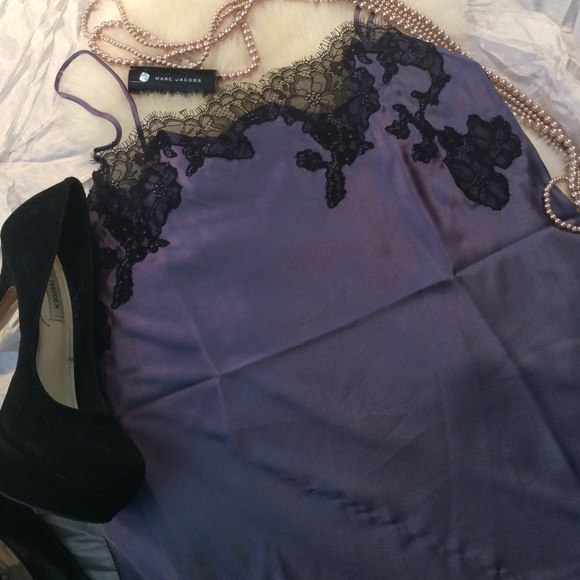 ‼️SOLD‼️ VS Appliqué Satin Slip - Picture 3 of 4