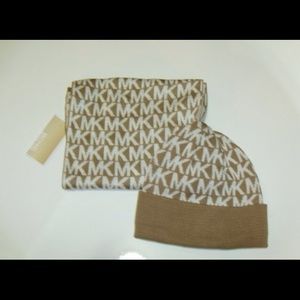 Michael Kors Women's 2 piece scarf and beanie