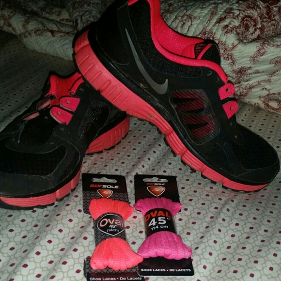 Pink Nike Dual Fusion Shoe's
