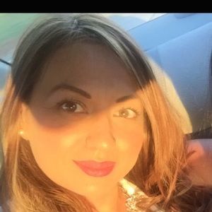 Meet your Posher, Monica