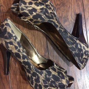 Nine West leopard print heel