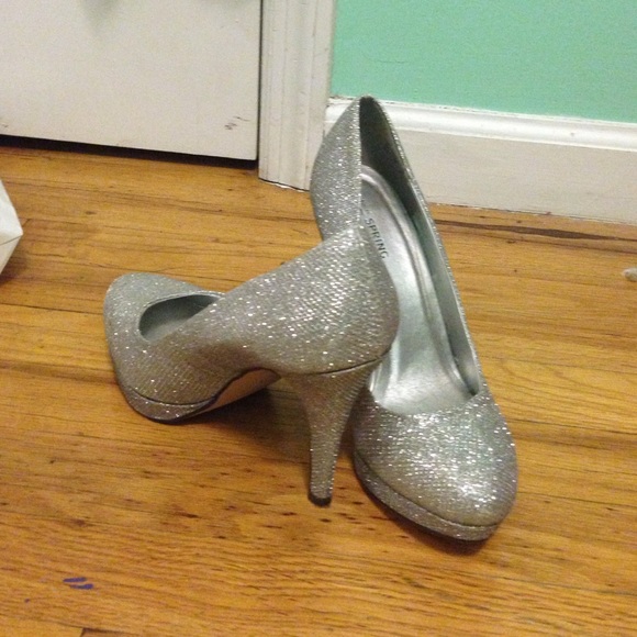 Silver glitter pumps/heels