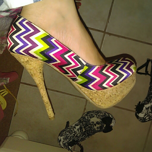 Dollhouse  pump high heels