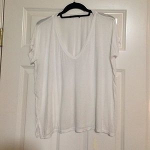 Loose fit white t-shirt