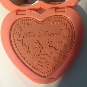 Too faced blush
