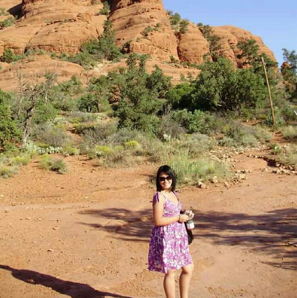 Meet your Posher, Jessica - Picture 3 of 8