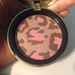 Too faced blushing bronzer