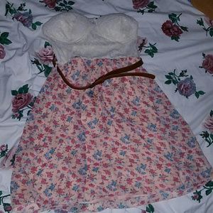 Straple floral dress with lace