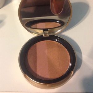 Too faced bronzer